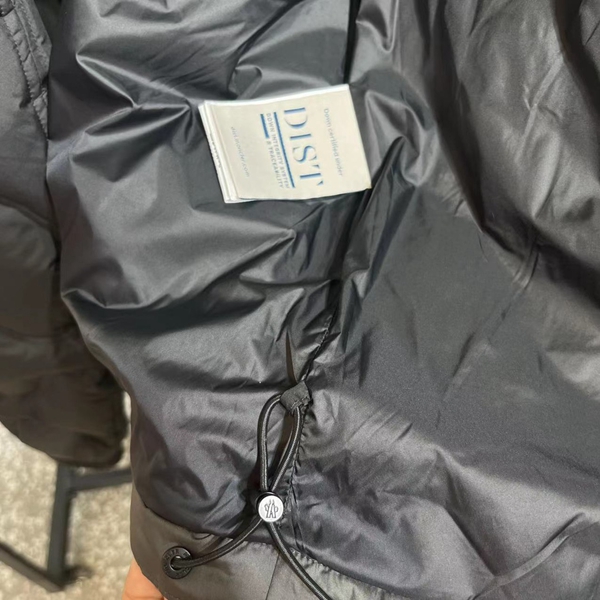 ハイクオリティダウンジャケット角部分ディテール